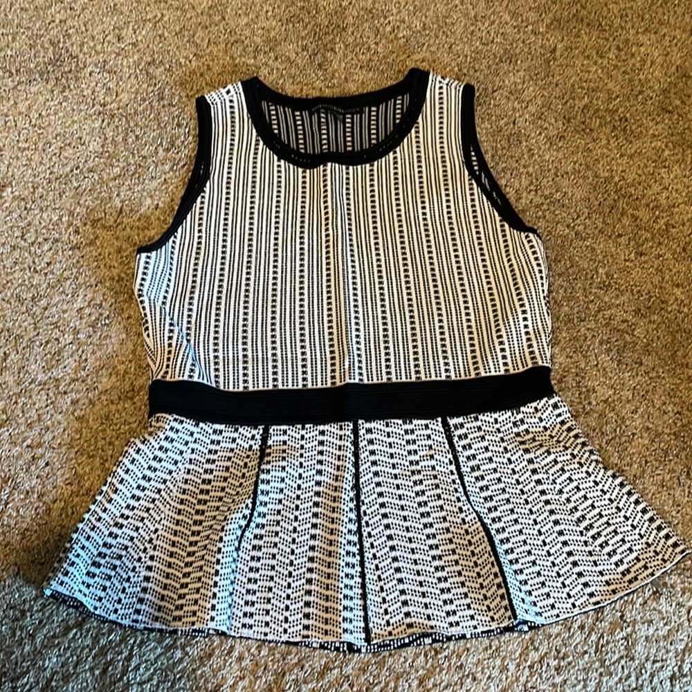 White House Black Market sleeveless knit peplum blouse womens size medium M